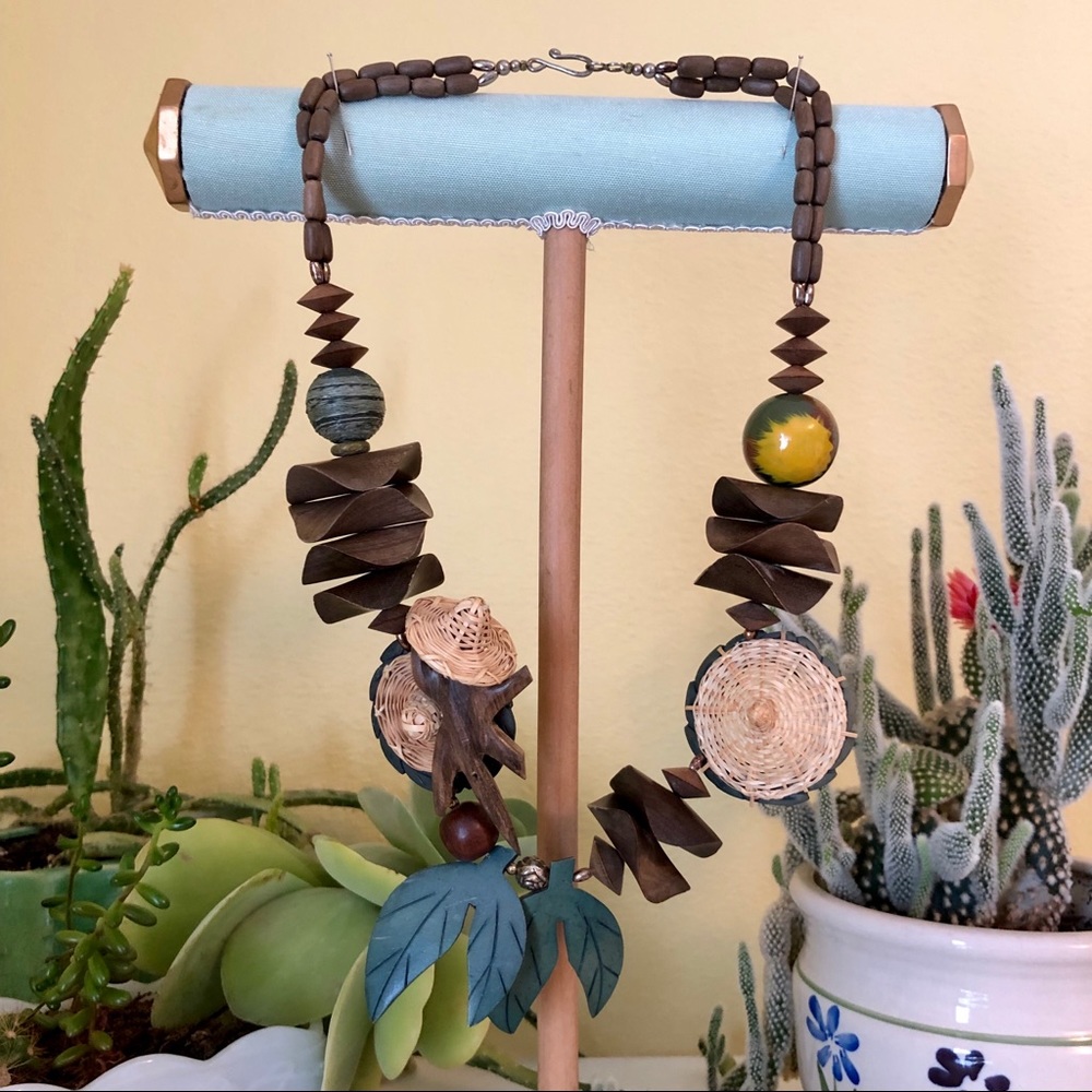 Festive Necklace w/ a beachy mod kind of vibe!